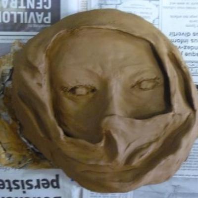 atelier de modelage: masque en terre glaise